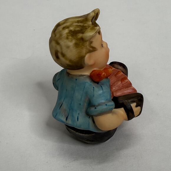 Vintage Hummel Figurine Boy with Accordian #390 TMK 6 2.75" - Picture 3 of 4